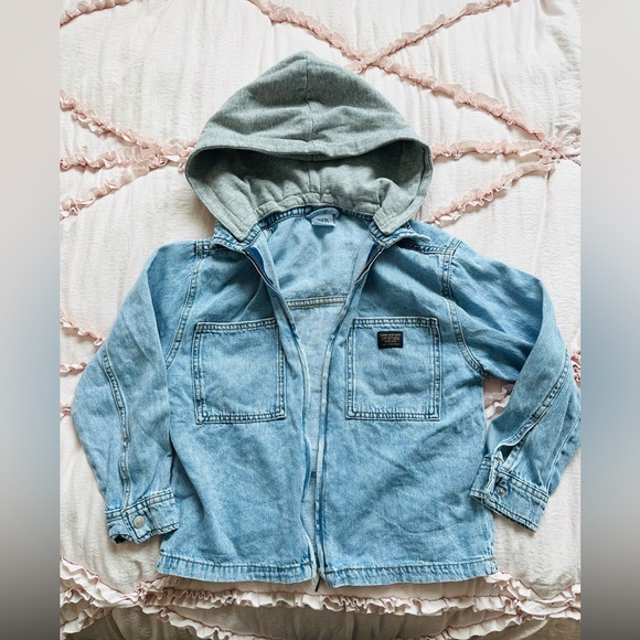 Zara Mid-Blue Denim Overshirt with Gray Hood 8 - 9 Years Old - Picture 6 of 6